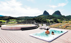 [플러스 라이프―여행] 용담호 에두르는 드라이브길·진안홍삼스파 테라피 인기