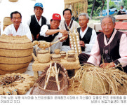 소득 올리고 賞 휩쓸고 농촌 노인들의 짚공예 사랑… 남원 부동·부서마을 건강 장수마을로 지정 정부 지원