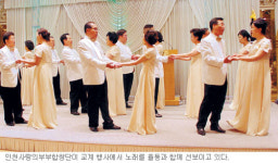 찬양하며 신앙 수련 함께하며 금슬 돈독… 인천사랑의부부합창단 25쌍