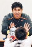 신문지로 가면 만들기 아이 창의력 ‘쑥쑥’… 주신로씨가 추천하는 아빠와 함께하는 놀이