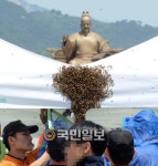 도심 한복판 ‘벌떼의 습격’