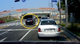 [영상] 얌체운전자의 최후 “고것 참 쌤통이네”