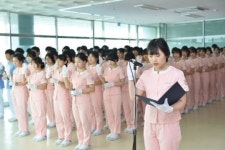 부경보건고교생, 나이팅게일 선서후  현장으로