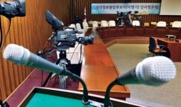 與, “청문회 이전 자진사퇴 더이상 없다”-野, “김명수·이병기 낙마만으론 안 된다”