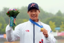 조광희, 남자 카약 200m 금메달…한국 카누 선수로는 24년 만에 정상