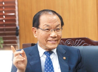 [데스크 직격 인터뷰] 태원준 사회부장이 황우여  사회부총리 겸 교육부 장관을 만나다