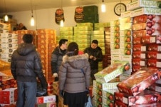 영흥화력본부 직원가족들 인천 모래내시장에서 설맞이 장보기 눈길