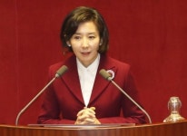“비온 뒤에 땅이 굳는다”나경원,리퍼트 대사 위로 서한 미 의회 보내