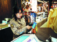 [르포] ‘스마트 예약 시스템’ 도입 에버랜드 가보니…   ‘스마트 테마파크’ 아빠가 더 좋아해