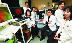 [명의&인의를 찾아서-⑧ 건양대 김안과 망막병원 김종우 교수팀] 희망 찾아주는 ‘최첨단 캠프’