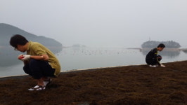 [미션쿡-포토에세이] 그녀를 믿지 마세요. 교회를 믿지 마세요.