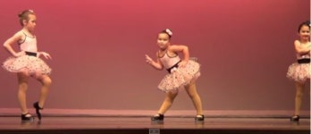 [영상] ‘귀요미’ 춤 솜씨로 스타 된 6세 여자아이