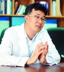 [암과의 동행] 고대구로병원 이승룡 교수 “고혈압 잡듯 항암제로 폐암 조절하는 시대 도래”