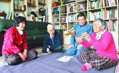 ‘한 지붕 두 사돈’ 20년 봉양 윤장현 광주광역시장  “구순 어른들이 곁에 계시니 든든합니다”