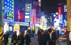 [르포] “형님, 화끈해요”  낯 뜨거운 호객… 또 다시 불법 춤추는 노래방