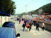 “마을길 함께 걸으며 이웃사랑 실천해요”… 춘천시 동산면 주민들 14년째 ‘사랑 나눔 걷기대회’