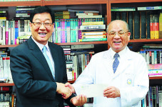 실로암 안과병원 ‘시각장애인에 빛 찾아준다’… 교회들 감동받고 수술비 지원