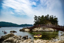 ‘7번 국도의 보석’ 장호항에서 투명카누·스노클링으로 힐링~