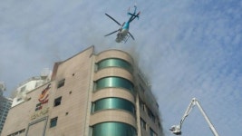 부산 광안해수월드에 화재...헬기로 35명 구조