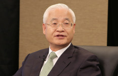 “박 대통령이 원칙주의자? 알고보니 무당 조종”