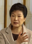 박 대통령, 설 연휴 내내 특검 수사 및 헌재 탄핵심판 대응