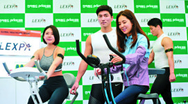 [포토] 건강관리 제품 체험해 보고 구매하세요