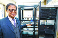 시각장애인에 정보 전달… 서울시 지원 끊겨 ‘캄캄’