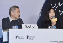 영화 밤의 해변에서 혼자 개봉, 이거 실화냐?
