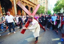 [포토] 성금요일 예수 고행 재현