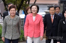 [포토] 대한노인회를 방문한 문재인 대선후보 부인 김정숙 씨
