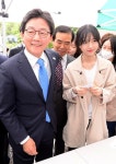유담, 유승민 지원 유세 재개…피해자가 숨어선 안 된다