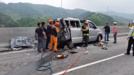 영동고속도로 추돌사고 3명 숨지고 5명 다쳐