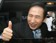 따봉과 할 수 있다… 4대강 감사 시작된 날 MB가 올린 글
