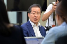 홍준표 신문·방송 바치고 겨우 특보… 중앙일보 법적 대응