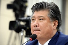 의원 질의 듣는 조대엽 후보자