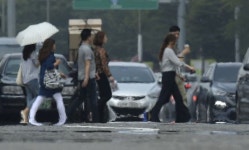 [친절한 쿡캐스터] “우산 대신 양산 챙기세요” 장맛비 그친 뒤 ‘폭염’