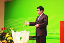 밖에선 ‘오이코스’로 성장… 안에선 ‘셀 훈련’으로 재무장