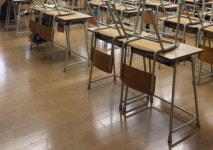 “안전이 우선” 문원초교 900여명, 석면공사 강행 반대 등교 거부