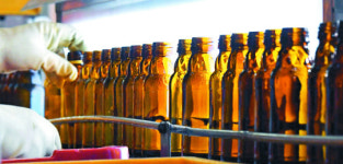 [And 스페셜] 헌 병 다오, 새 병 줄게… 재사용·재활용 유리병의 여정