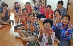 봉숭아 꽃물 예쁘죠?