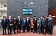 노원구 ‘에너지 제로 주택’ 방문한 문 대통령