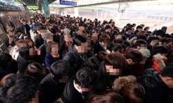 지하철 1호선 온수역서 사상 사고 발생… 신원 미상 남성 즉사