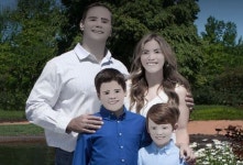 전문 사진작가가 촬영한 가족사진이 폭소 유발한 까닭