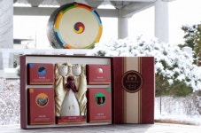 문 대통령, 포항 지진 이재민 등에게 설 선물 보낸다