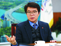 [신년 초대석] 정원오 성동구청장 “구청 1층 전체가 도서관… 공간 공유 실험 대박 났죠”