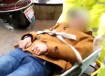 게임하다 하반신 마비된 中청년, 실려 가는 순간까지 “내 게임 좀 부탁해”