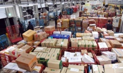 설 우편물 처리로 분주한 우편집중국