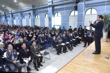 남인천중고교, 만학도 259명 감격의 졸업식 “배움의 한 풀어준 지역사회에 감사”