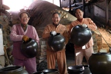 3부자의 손끝, 천년을 살아 숨쉬는 전통옹기를 빚다.