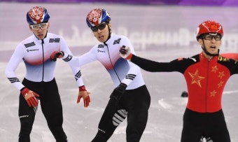 [포토]남자 쇼트트랙 500M 銀, 銅 획득, '잘했다!'